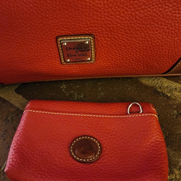 Dooney & Bourke, Harrison Hobo, Red & Brown - Picture 2 of 9